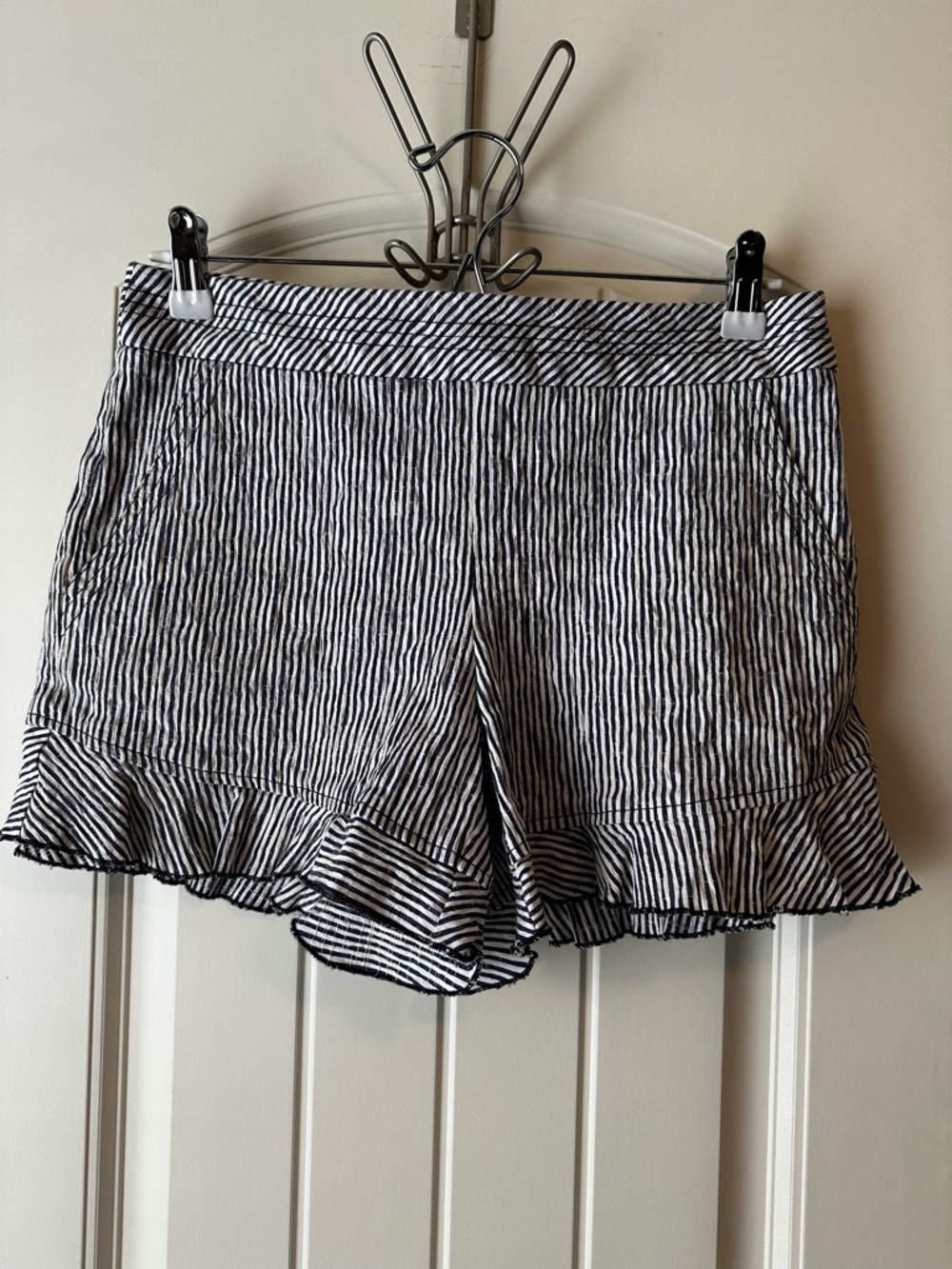 Trina Turk Striped Ruffle Hem Navy & White Women’s Shorts size 4